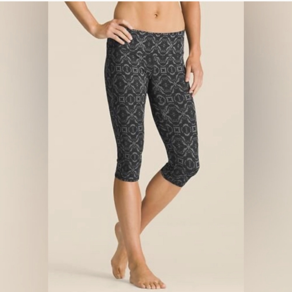 Athleta Chaturanga Yoga Knicker Capri Biker Shorts